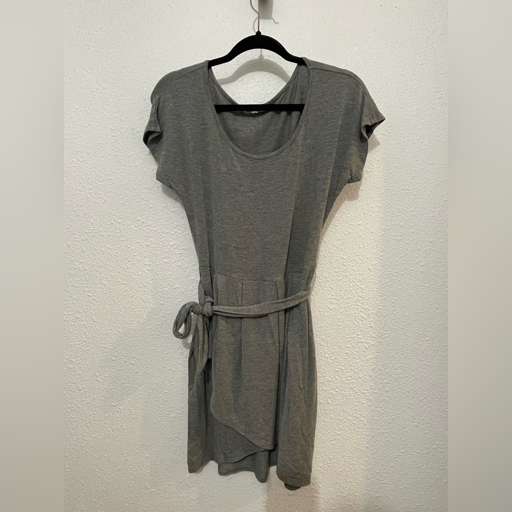 Rolla Coster Women Gray Sleeveless Top Tunic with belt size Large